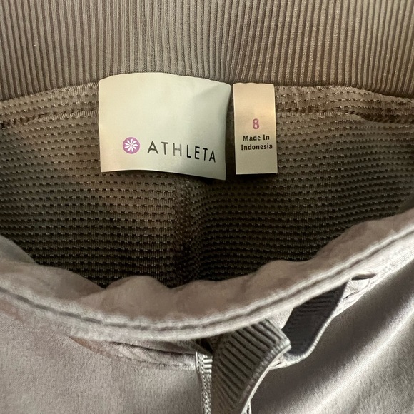 Athleta skirt with mesh shorts underneath size 8 - Picture 4 of 4